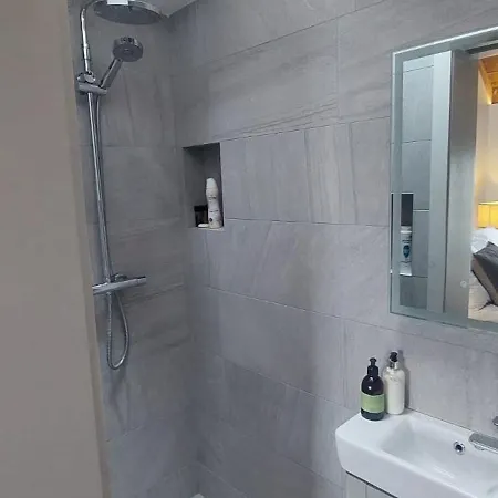 Sophisticated Seafront 3bd Suntrap Landscaped Yard Appartement Dublin