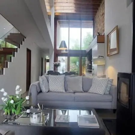 Casa vacanze Sophisticated Seafront 3bd Suntrap Landscaped Yard Dublino