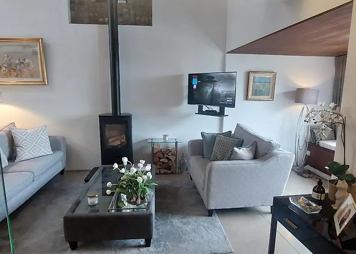 Апартаменты Sophisticated Seafront 3bd Suntrap Landscaped Yard Дублин