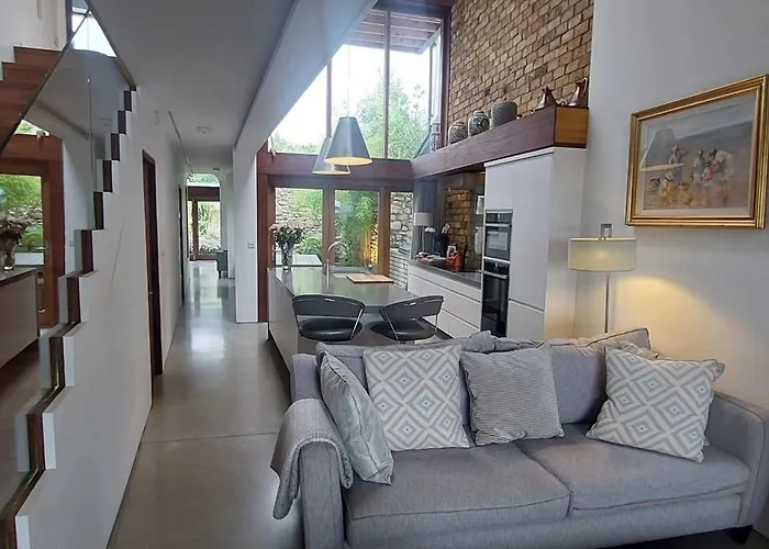 Lejlighed Sophisticated Seafront 3bd Suntrap Landscaped Yard *