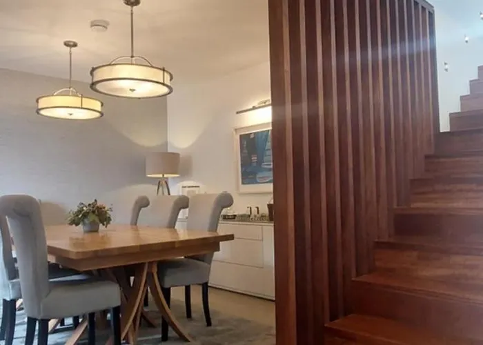 Sophisticated Seafront 3bd Suntrap Landscaped Yard Апартаменты *