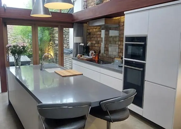 شقة Sophisticated Seafront 3bd Suntrap Landscaped Yard *